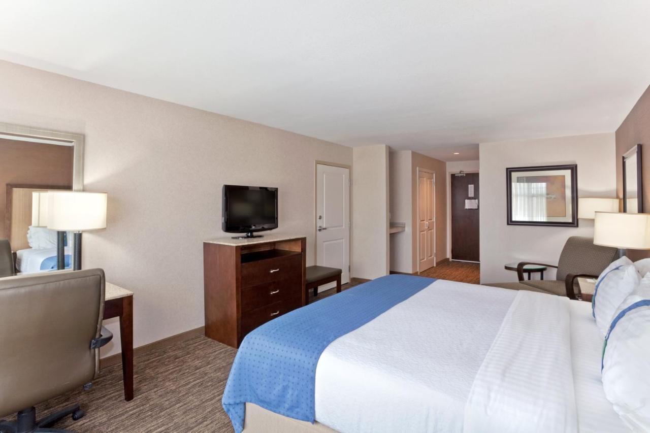 Holiday Inn Hotel & Suites Surrey East - Cloverdale By Ihg Exterior foto